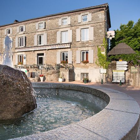 Hotel Restaurant Le Sully Saint-Saud-Lacoussiere Exterior photo